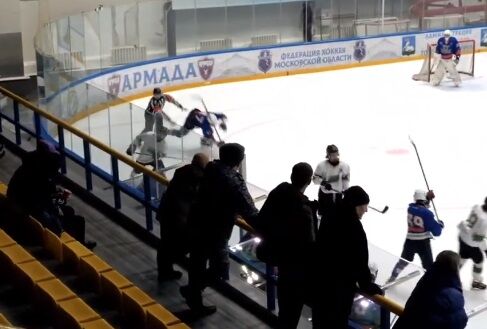 Одинцовского хоккеиста госпитализировали после подножки от судьи Новости Одинцово 