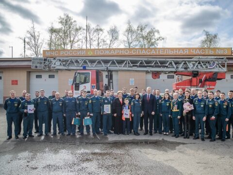 В честь профессионального праздника одинцовским пожарным вручили награды Новости Одинцово 